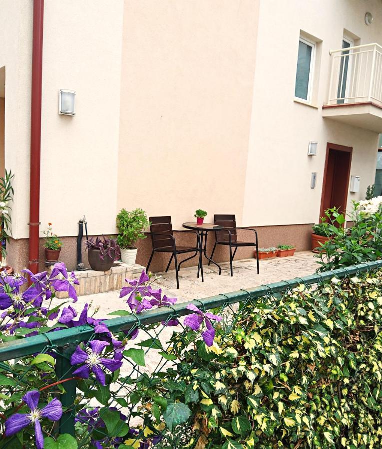 Iris Guesthouse Ohrid Exterior foto