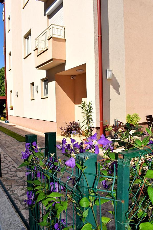 Iris Guesthouse Ohrid Exterior foto